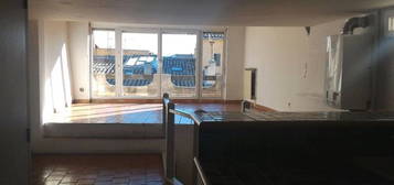 Aix-en-Provence, rue du Puits Neuf : Duplex type loft de 52,