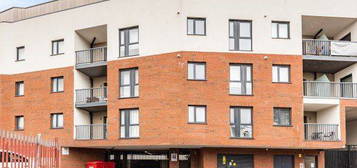 Flat to rent in 4 Lyons Way, Slough SL2