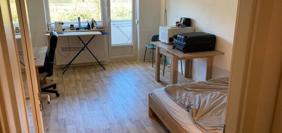 1 Zimmer Wohnung mit Balkon und Tiefgaragenstellplatz ab sofort