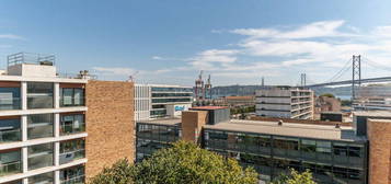 Arrendamento de Apartamento T2  em Largo do Calvário - Lx Factory