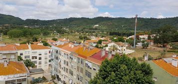 Arrendamento de Apartamento T2  na avenida Doutor António Rodrigues Manito s/n