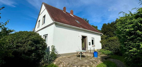 Zweifamilienhaus mit großem Grundstück und herrlicher Aussicht