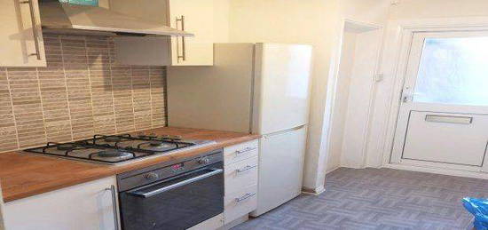 3 bed flat to rent