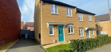 3 bedroom semi-detached house for sale