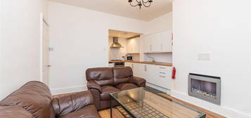 Flat to rent in Warwick Street, Heaton, Newcastle Upon Tyne NE6