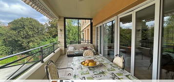 Appartement avec terrasse et garage au centre ville de Mâcon