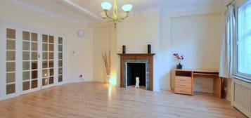 3 bedroom flat for sale