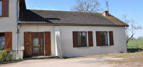 Petite maison à la campagne, non isolée (mitoyenneté), très