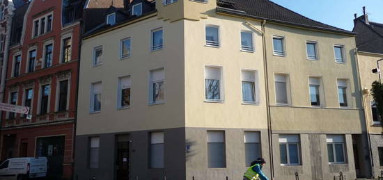 Köln - Alt-Mülheim: Renoviertes Apartment in absoluter Rheinnähe