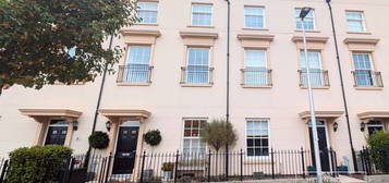 4 bed town house for sale