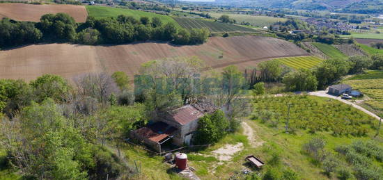 Villa in vendita in contrada Montesicuro s.n.c