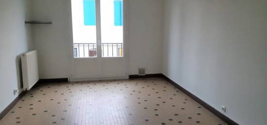 Appartement  à louer, 4 pièces, 3 chambres, 69 m²