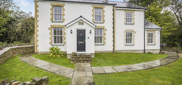 4 bed detached house to rent