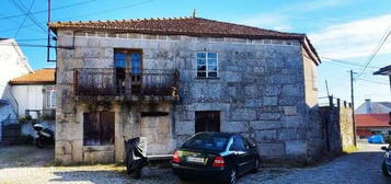 Moradia pedra junto Viseu terraço vistas Serra da Estrela