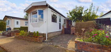 2 bedroom detached house for sale