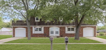 Renovated Duplex: Move-In Ready! 3 Bed, 1.5 Bath Units with Spacious Living Prime Location, Fresh..., Indianapolis, IN 46227