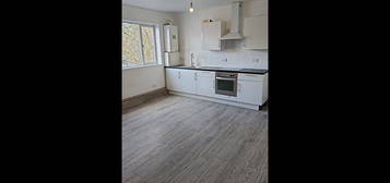 2 bed flat to rent