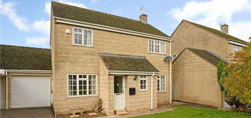 4 bedroom link detached house