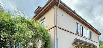 Maison 2 étages à vendre, 10 pièces, 6 chambres, 273 m²