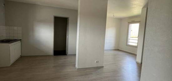 Appt T3 dans le bourg § disponible de suite