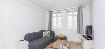 Flat to rent in Townshend Court, London NW8