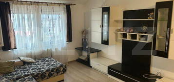 Apartament cu 3 camere de vanzare.