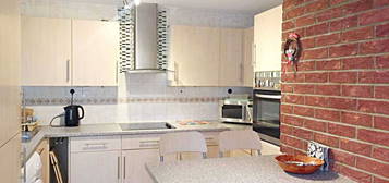 2 bed terraced house to rent