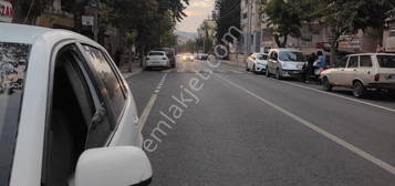 Mehmet Akif Ersoy caddesi yol zeri merkezi