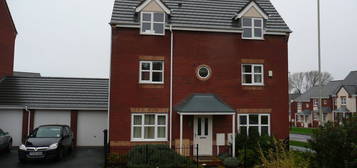 4 bed detached house to rent