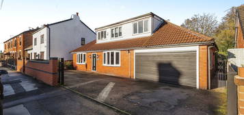 4 bed bungalow for sale