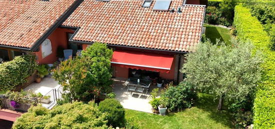 Villa in vendita in via Tonale, 7