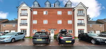 Flat for sale in Squirrel Court, Aldershot GU12