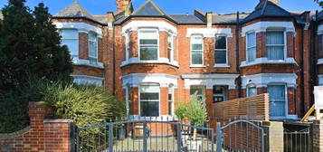 4 bedroom terraced house to rent