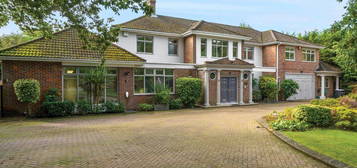 5 bed detached house for sale