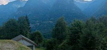 Altes Steinhaus mit der Möglichkeit, 6742, Schweiz