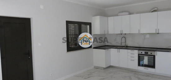 Moradia Unifamiliar T3 Renovada com Vista Serra - Paul, Covilhã