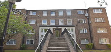 Flat to rent in Windsor House, Redcliffe Road, Mapperley Park NG3