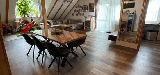 Schöne 2 Zimmer Dachstudiowohnung