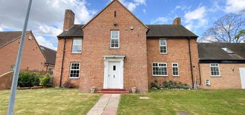 4 bed detached house to rent