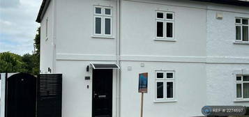 3 bedroom semi-detached house