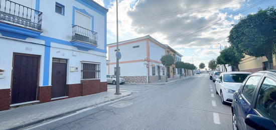 Chalet adosado en venta en calle Jerez