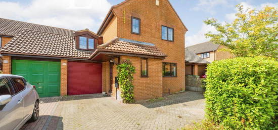 4 bedroom detached house to rent