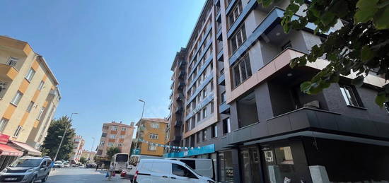 BEG YAPI KÜÇÜKÇEKMECE SATILIK 3+1 CADDE ÜZERİ BALKONLU OTOPARKLI