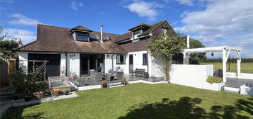 4 bed detached house for sale