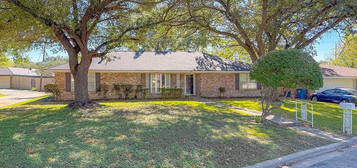 309 Gladstone St, Corsicana, TX 75110