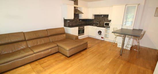 Flat to rent in Aberdeen Street, Sneinton, Nottingham NG3