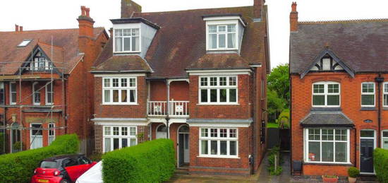 5 bedroom semi-detached house for sale