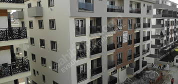 GİRNE CADDESİ PARALELİ ARA KAT 3+1 SATILIK DAİRELER