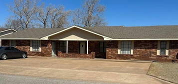 2309 Lynn Ln Apt 3, Weatherford, OK 73096