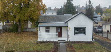 716 E  12th St, The Dalles, OR 97058